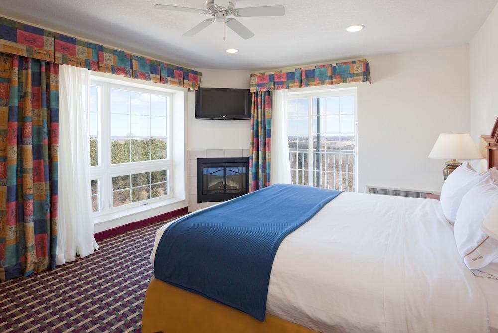 Holiday Inn Express Hotel & Suites Petoskey By Ihg Eksteriør billede