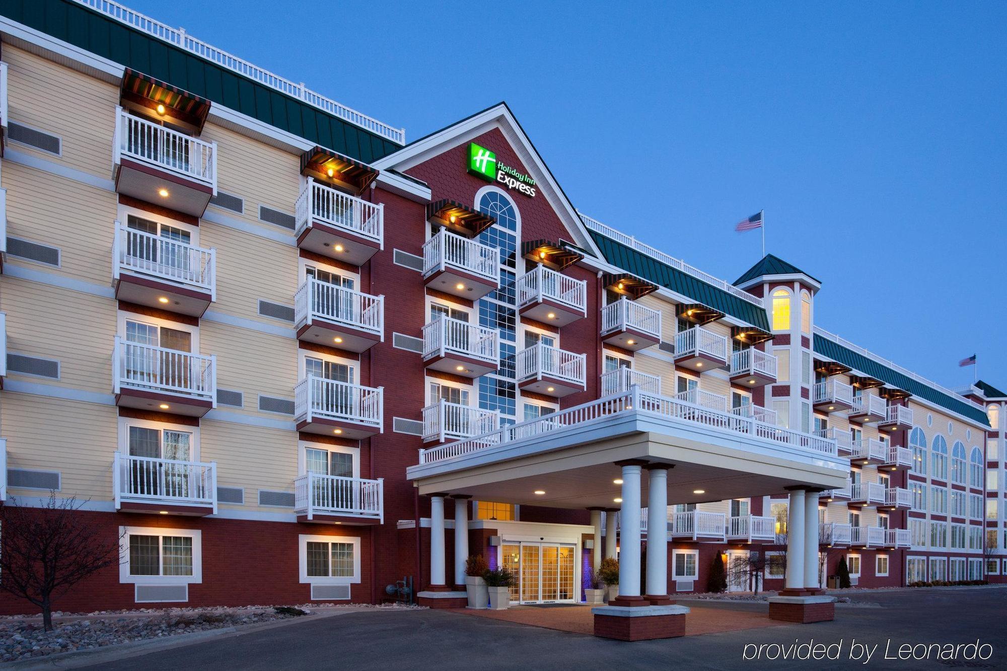 Holiday Inn Express Hotel & Suites Petoskey By Ihg Eksteriør billede